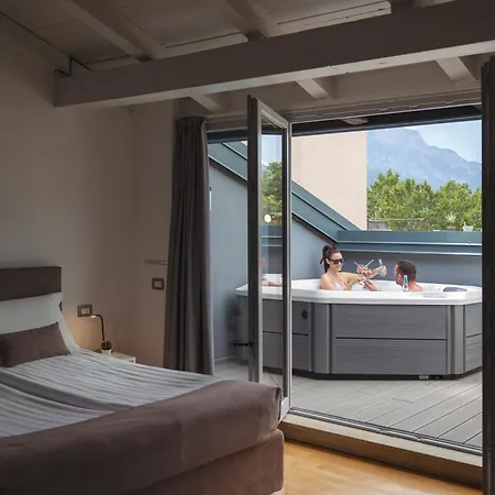 Apartamento Soul Of Exclusive Jacuzzi Loft Trento